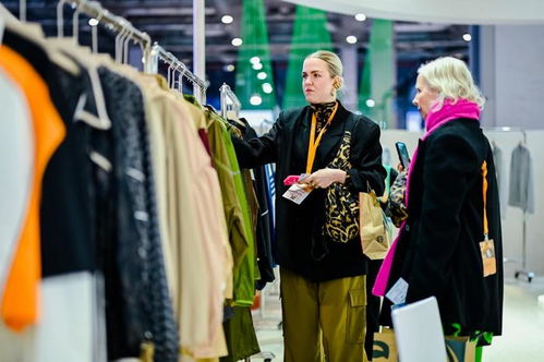 全球防曬服 就看駐馬店 駐馬店防曬服基地亮相中國國際服飾博覽會