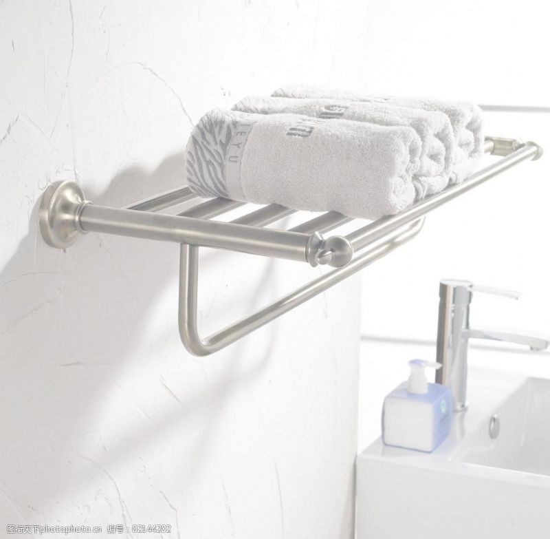 智能毛巾架 現(xiàn)代衛(wèi)浴空間的智能美學(xué)與實(shí)用升級(jí)